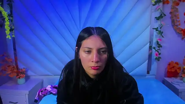  Luna Bennett online show from 11.08.25