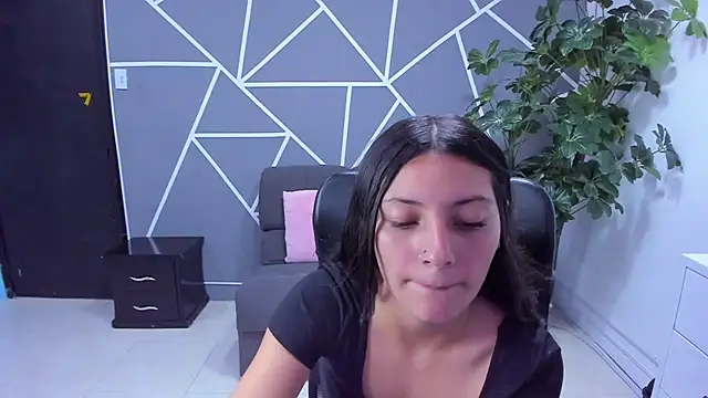 Snapshot of _Luna_Bennett chatting on 02.24.26 Luna Bennett online show from 02.24.26