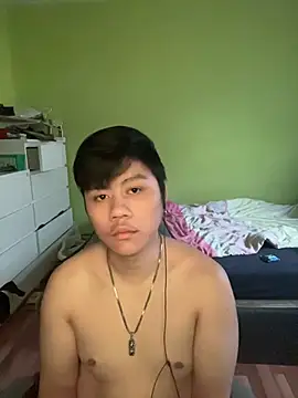 Snapshot of Kingpowerlittel chatting on 10.23.25 Kingpowerlittel online show from 10.23.25