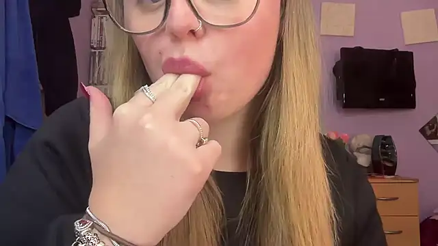 SexySashaxox online show from 02.18.26