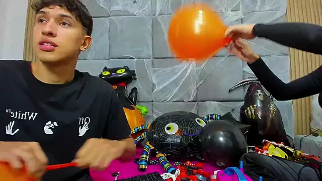 ChanellandMax online show from 10.22.25