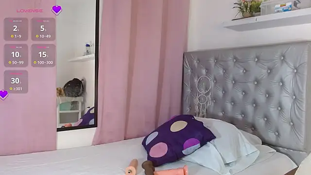 angiellam online show from 10.31.25