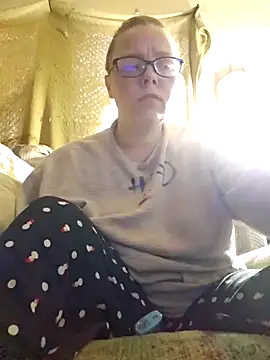 Snapshot of countrymomma chatting on 09.30.25 countrymomma online show from 09.30.25