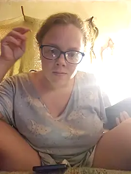 Snapshot of countrymomma chatting on 10.08.25 countrymomma online show from 10.08.25