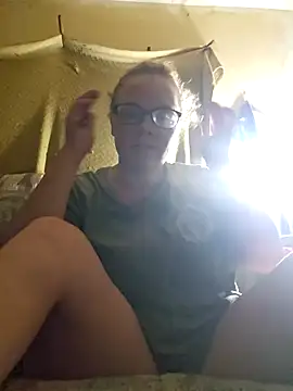 Snapshot of countrymomma chatting on 10.17.25 countrymomma online show from 10.17.25