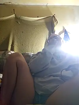 Snapshot of countrymomma chatting on 10.19.25 countrymomma online show from 10.19.25