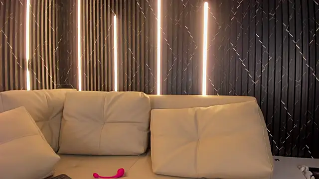 VioletRose as online show from 04.06.26