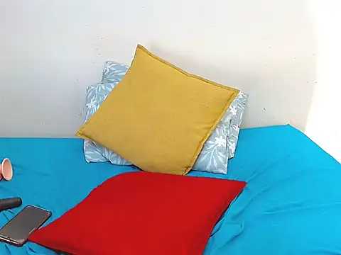 Snapshot of xBusttyBoobsxx3 chatting on 11.28.25 xBusttyBoobsxx3 online show from 11.28.25