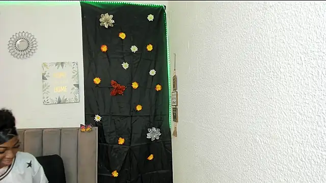 AkariRosetti online show from 12.19.25