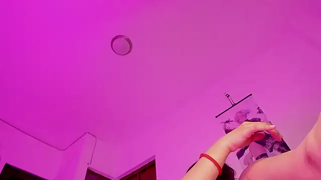 Snapshot of Nix_Girl chatting on 10.02.25 Nix Girl online show from 10.02.25