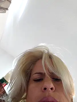 toomuchofafreak online show from 09.09.25