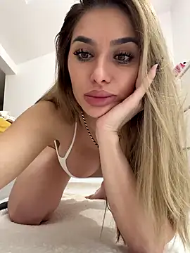 KaseyQuinn  online show from 11.20.25