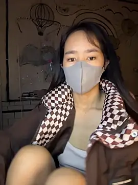 TiNa 04 online show from 11.04.25