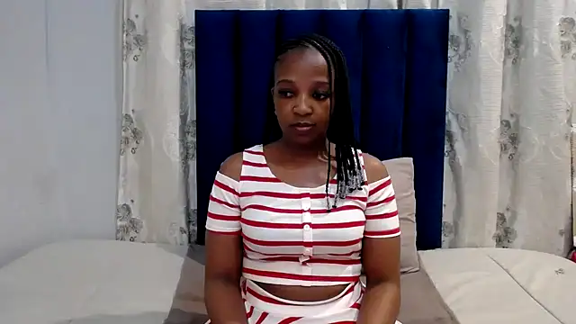 Snapshot of Pinkdollyg chatting on 09.08.25 Pinkdollyg online show from 09.08.25