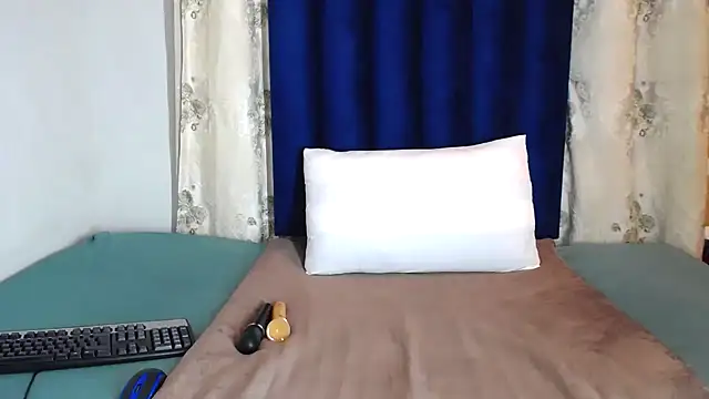 Snapshot of Pinkdollyg chatting on 09.21.25 Pinkdollyg online show from 09.21.25