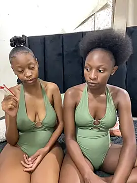 LonelyQueenxx25 online show from 03.04.26