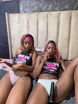 LonelyQueenxx25 online show from 03.26.26