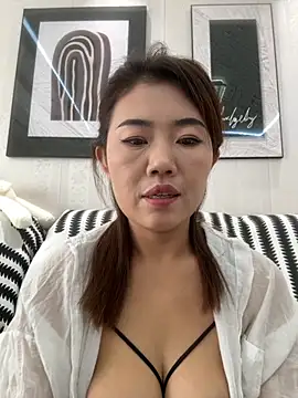 Snapshot of feifei_521 chatting on 12.15.25 feifei 521 online show from 12.15.25