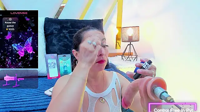 Snapshot of Luna_Naughty1 chatting on 10.23.25 Luna Naughty1 online show from 10.23.25