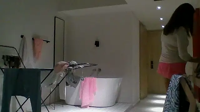 ALICAINWONDERLAND online show from 09.18.25