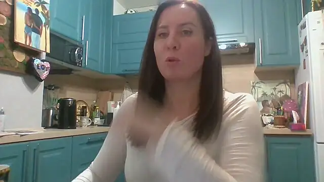 Snapshot of ALICAINWONDERLAND chatting on 11.19.25 ALICAINWONDERLAND online show from 11.19.25