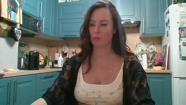 Snapshot of ALICAINWONDERLAND chatting on 11.26.25 ALICAINWONDERLAND online show from 11.26.25