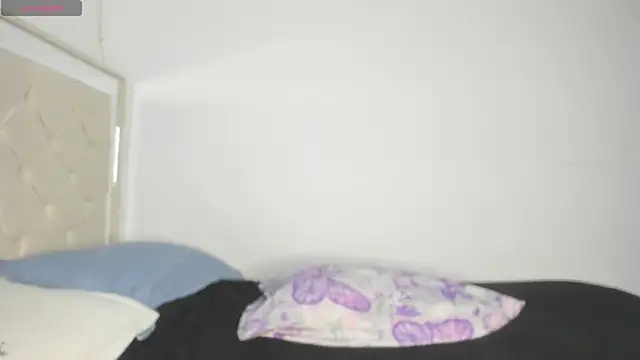 Snapshot of katitahotcam_ass chatting on 10.24.25 katitahotcam ass online show from 10.24.25