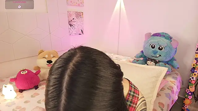 Snapshot of justonecute chatting on 11.18.25 justonecute online show from 11.18.25