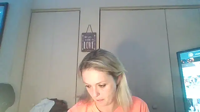 Candykissesxoxo online show from 11.03.25