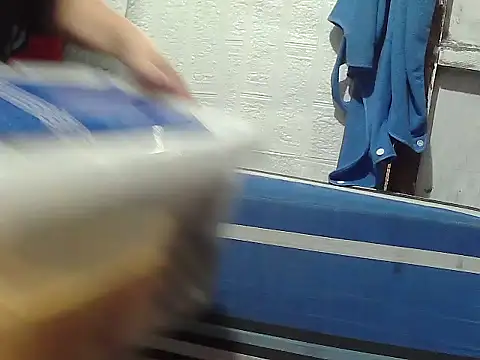 Snapshot of cris_sweety chatting on 09.18.25 cris sweety online show from 09.18.25