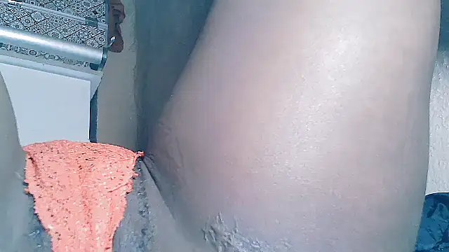 Chloe2001 online show from 09.17.25