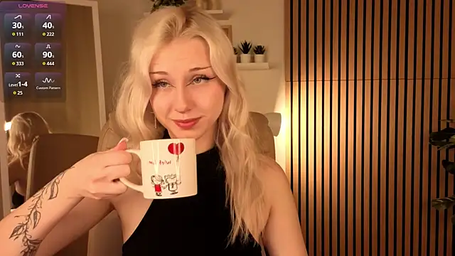 Snapshot of CatEyePro chatting on 02.28.26 CatEyePro online show from 02.28.26