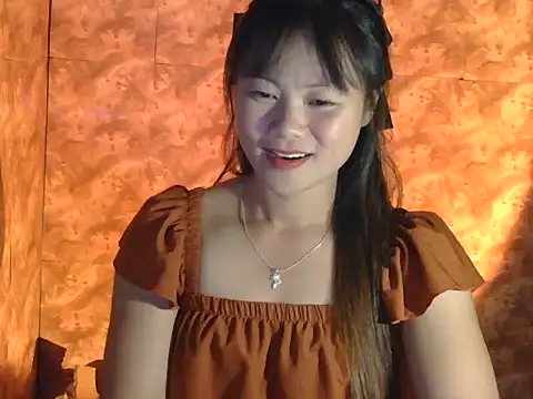 Snapshot of Sisi_dy01 chatting on 10.23.25 Sisi dy01 online show from 10.23.25