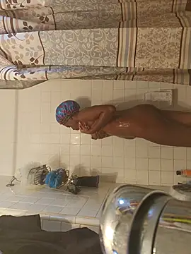 Snapshot of _she_was_a_fairy chatting on 09.25.25 she was a fairy online show from 09.25.25