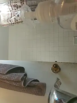 Snapshot of _she_was_a_fairy chatting on 10.09.25 she was a fairy online show from 10.09.25