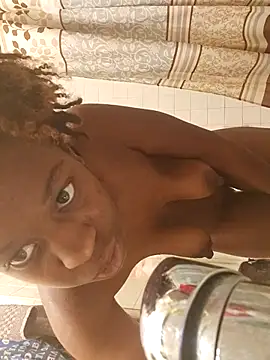 Snapshot of _she_was_a_fairy chatting on 10.24.25 she was a fairy online show from 10.24.25