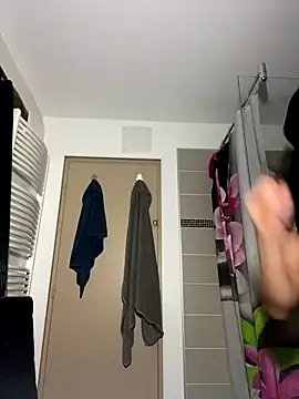 Snapshot of dasilva_elsa21 chatting on 09.27.25 dasilva elsa21 online show from 09.27.25