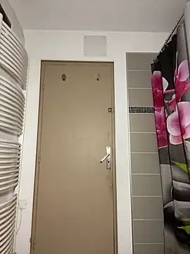 Snapshot of dasilva_elsa21 chatting on 11.03.25 dasilva elsa21 online show from 11.03.25