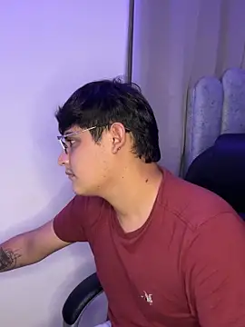 yesitwink  online show from 04.01.26