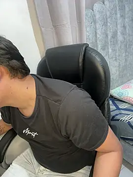 yesitwink  online show from 04.10.26