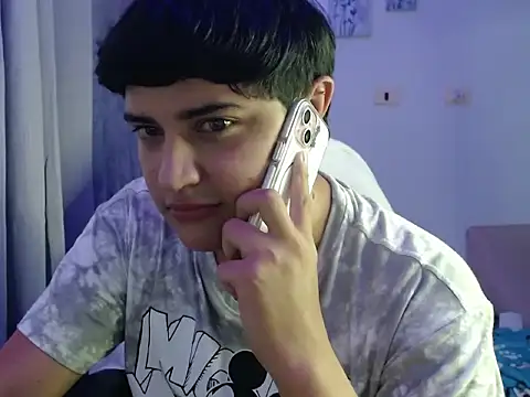 yesitwink  online show from 04.13.26