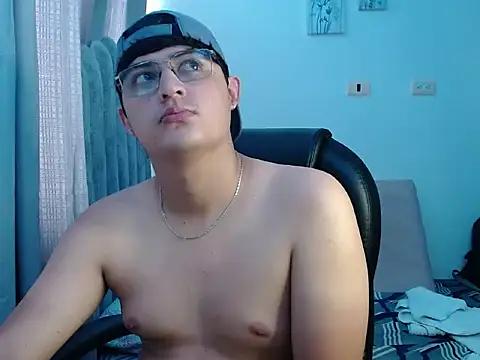 yesitwink  online show from 04.25.26