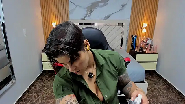 KAROLLJONES1 online show from 11.22.25