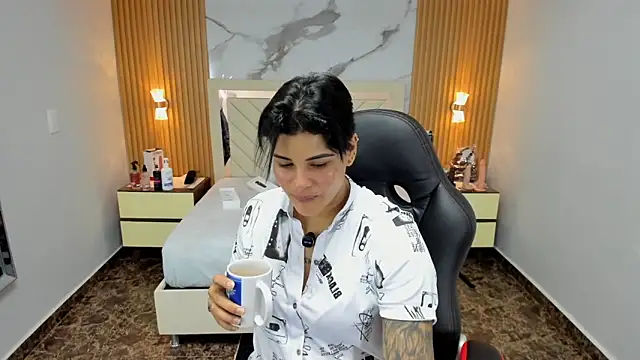 KAROLLJONES1 online show from 01.11.26