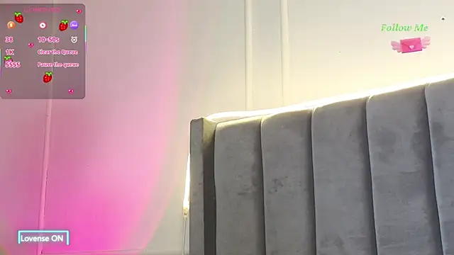 Snapshot of Ice_Princess_ chatting on 11.06.25 Ice Princess online show from 11.06.25