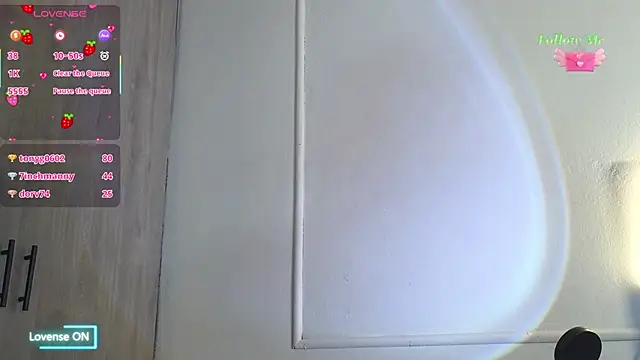 Snapshot of Ice_Princess_ chatting on 11.07.25 Ice Princess online show from 11.07.25