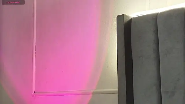 Snapshot of Ice_Princess_ chatting on 11.11.25 Ice Princess online show from 11.11.25