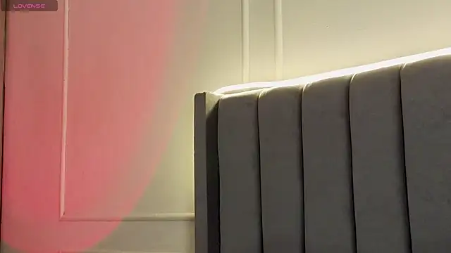 Snapshot of Ice_Princess_ chatting on 11.27.25 Ice Princess online show from 11.27.25