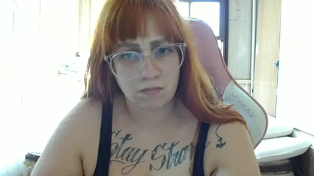 Snapshot of witchkiki chatting on 11.11.25 witchkiki online show from 11.11.25