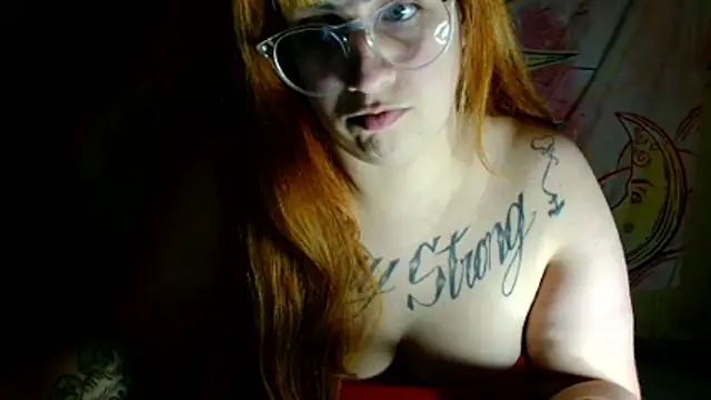 Snapshot of witchkiki chatting on 12.04.25 witchkiki online show from 12.04.25